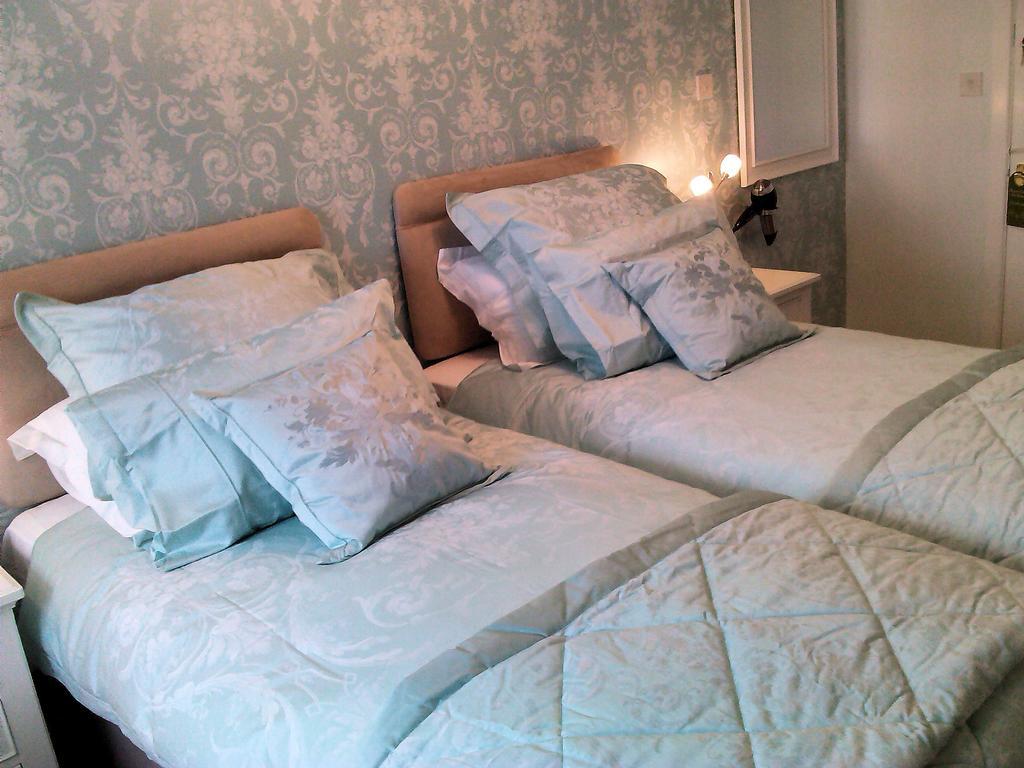 The Old Chapel B&B ลอสท์วิธีล ห้อง รูปภาพ