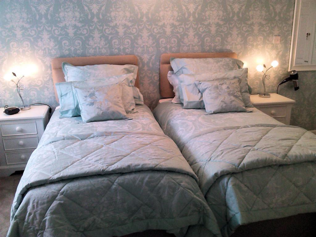 The Old Chapel B&B ลอสท์วิธีล ห้อง รูปภาพ